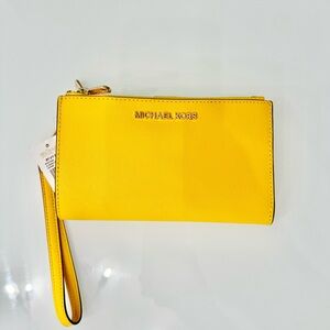 MICHAEL KORS XL DOUBLE ZIP WRISTLET WALLET, CLUTCH and PHONE HOLDER SLOT💛